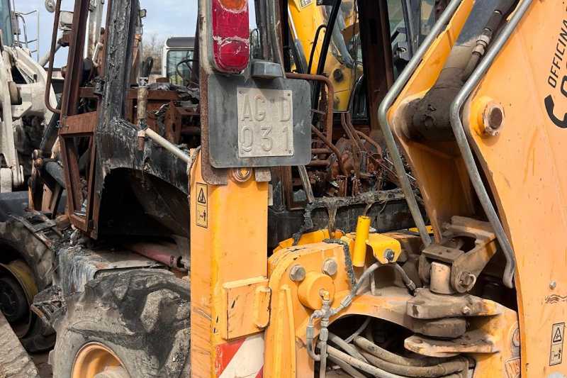 OmecoHub - Immagine JCB 2CX
